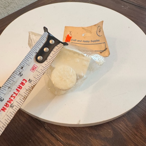 Vintage Dollhouse Plastic Wheelbarrow Accessory - Picture 6 of 6